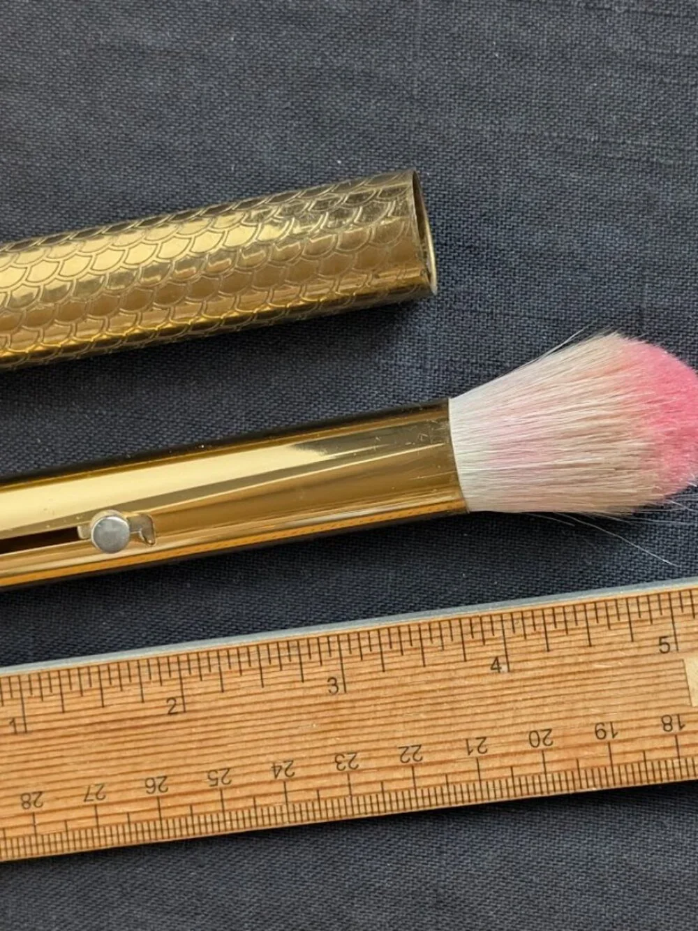 Guerlain Les Meteorites Retractable Deluxe Makeup Brush Gold Case